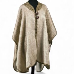 Alpaca Women’s Taupe Sweater Cape